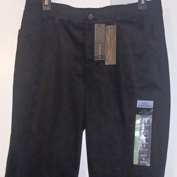 Lee "Flex Motion" Black Straight Leg Mid Rise Regular Pants Size 8 Medium (NWT) - Picture 2 of 12